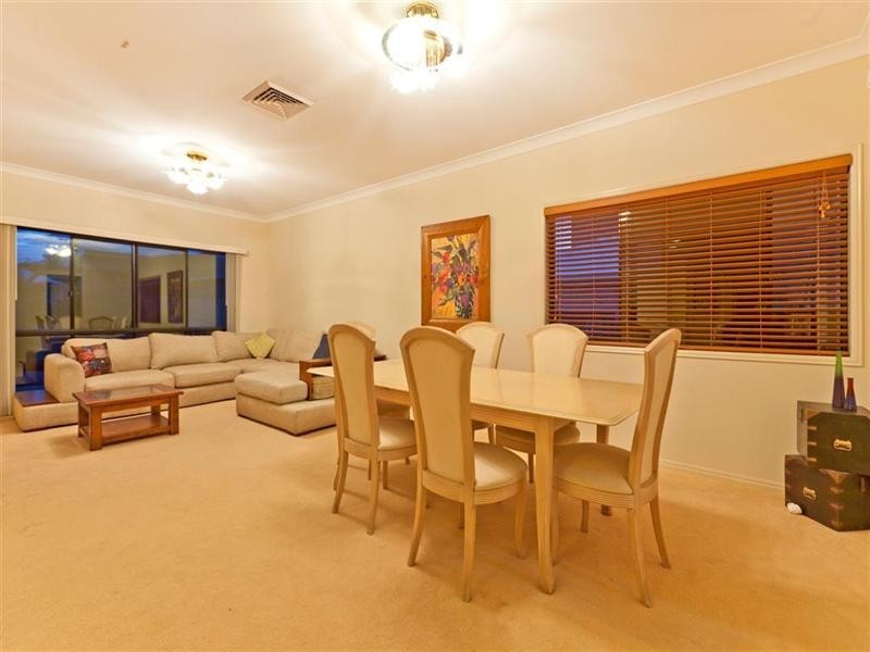 18 Seaspray Street, Thornlands QLD 4164