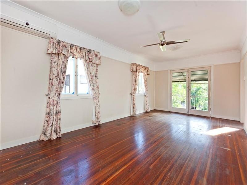 15 Monaco Street, Holland Park West QLD 4121