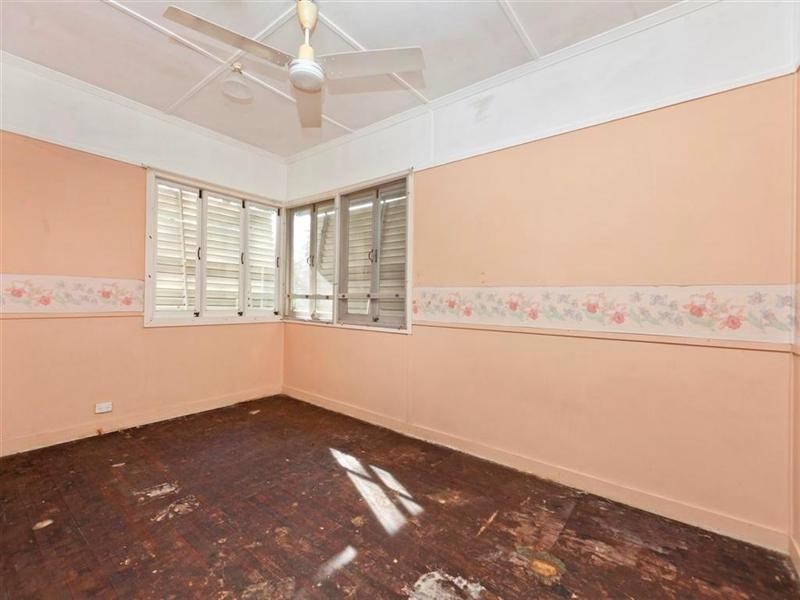 15 Monaco Street, Holland Park West QLD 4121