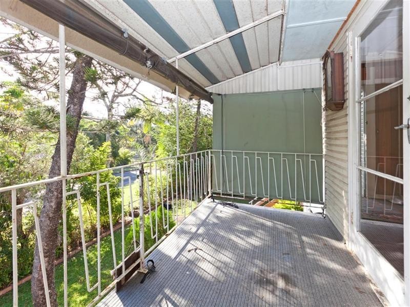 15 Monaco Street, Holland Park West QLD 4121