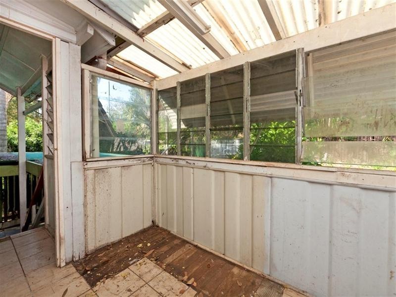 15 Monaco Street, Holland Park West QLD 4121