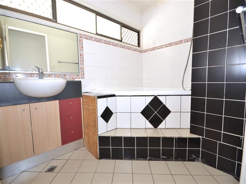 6 Banks Street, Capalaba QLD 4157