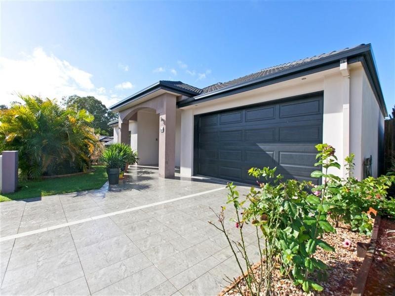 25 Caswell Crescent, Redland Bay QLD 4165