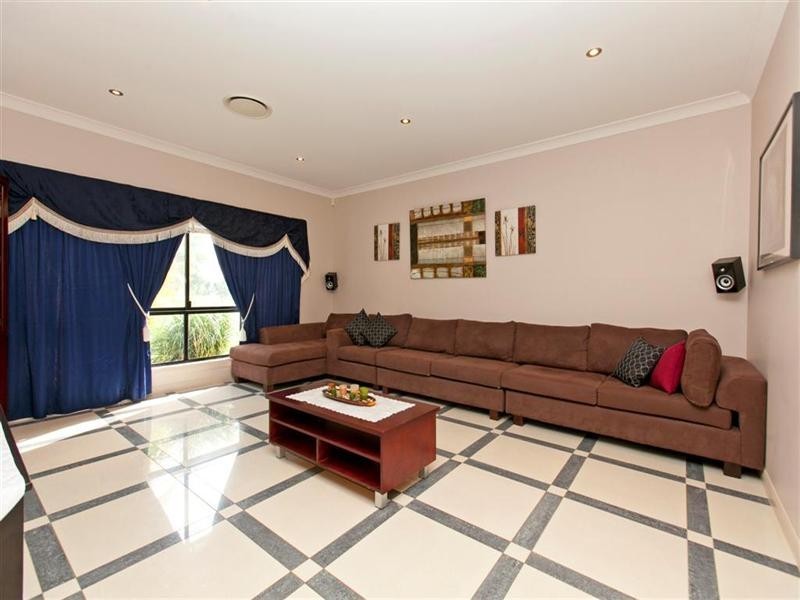 25 Caswell Crescent, Redland Bay QLD 4165