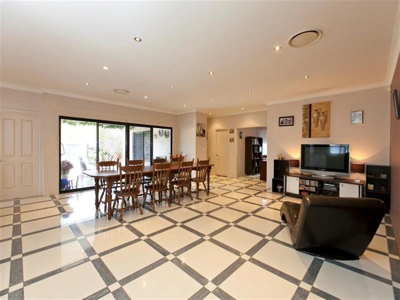25 Caswell Crescent, Redland Bay QLD 4165