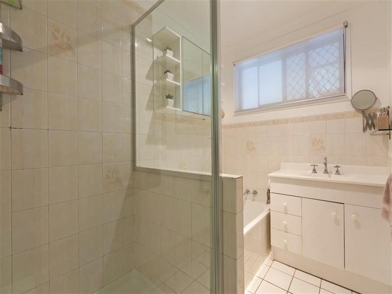 5 Estelle Street, Birkdale QLD 4159