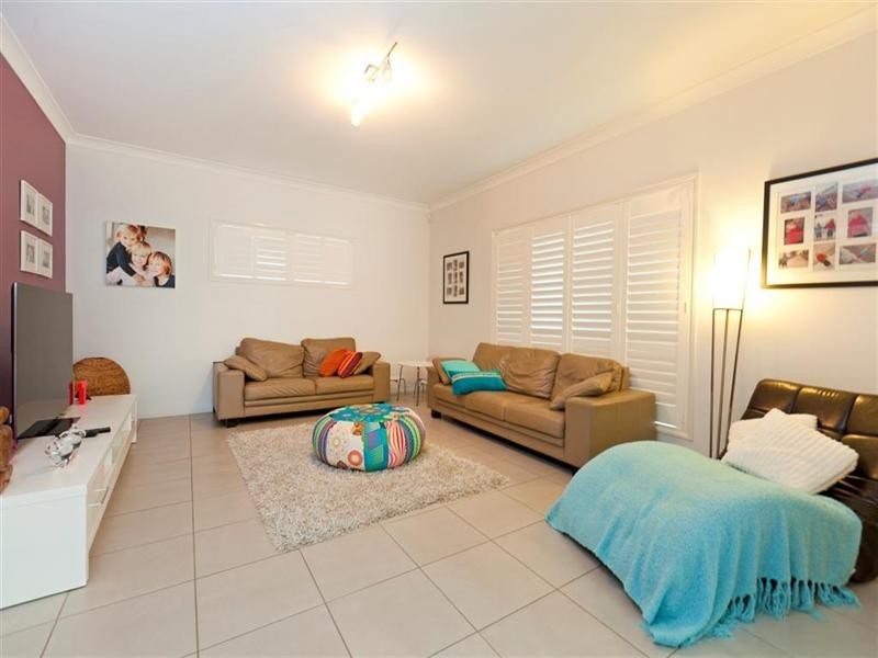 7 Elaine Place, Birkdale QLD 4159