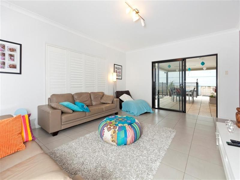 7 Elaine Place, Birkdale QLD 4159