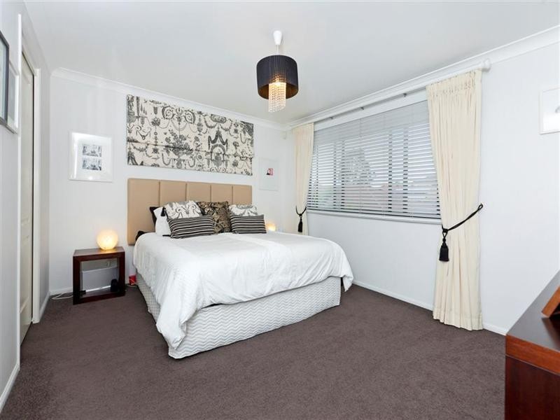 7 Elaine Place, Birkdale QLD 4159