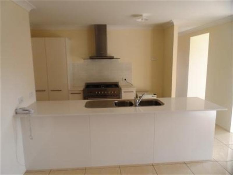 19 LOIS Place, Redland Bay QLD 4165