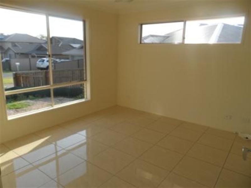 19 LOIS Place, Redland Bay QLD 4165