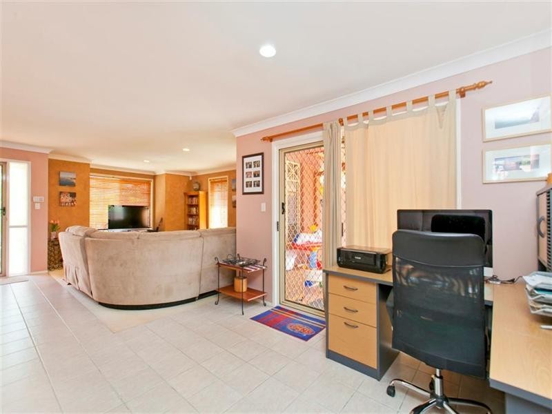 2 Matthews Way, Wakerley QLD 4154