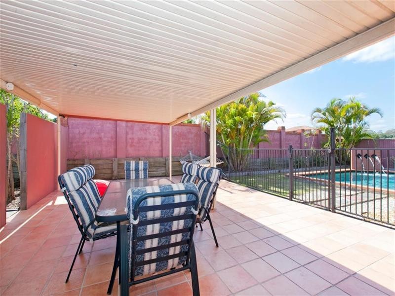 2 Matthews Way, Wakerley QLD 4154
