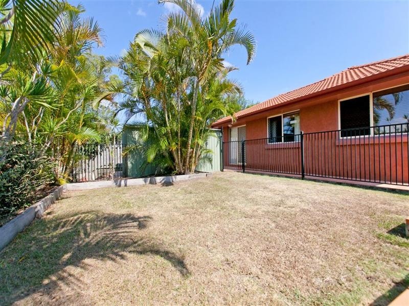 2 Matthews Way, Wakerley QLD 4154