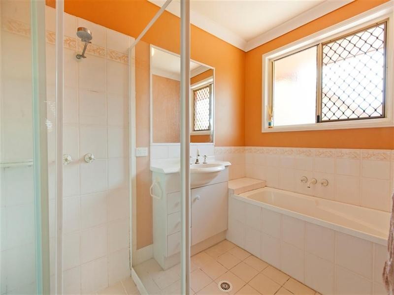 2 Matthews Way, Wakerley QLD 4154