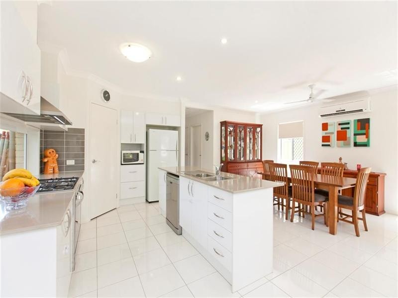 205 Mooroondu Road, Thorneside QLD 4158