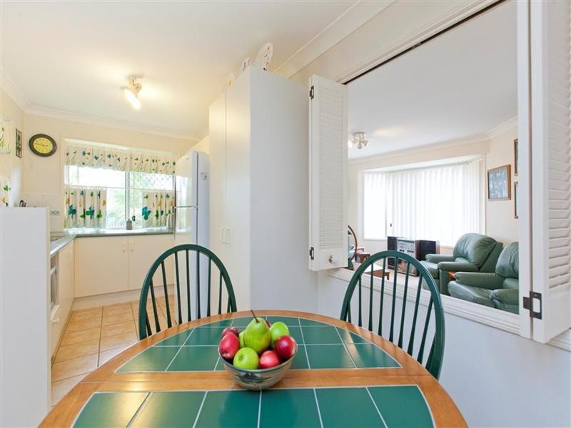 17 Cresthill Street, Birkdale QLD 4159