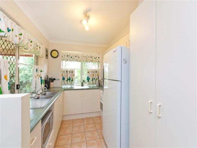 17 Cresthill Street, Birkdale QLD 4159