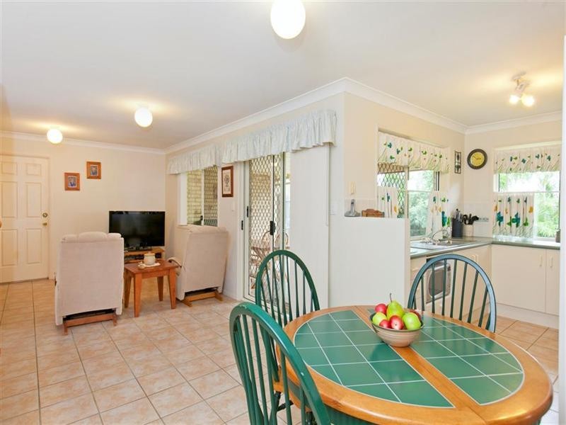 17 Cresthill Street, Birkdale QLD 4159