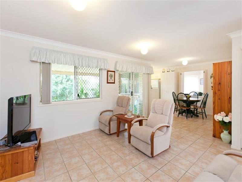 17 Cresthill Street, Birkdale QLD 4159