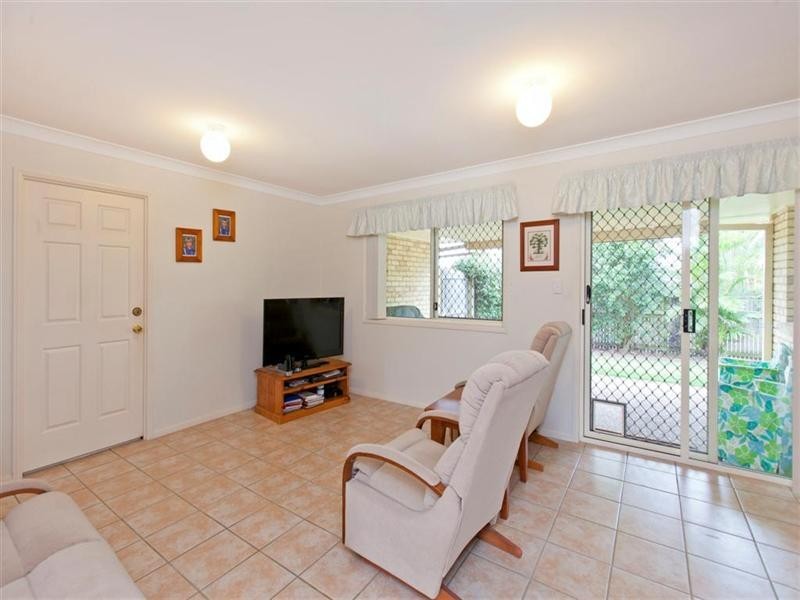 17 Cresthill Street, Birkdale QLD 4159