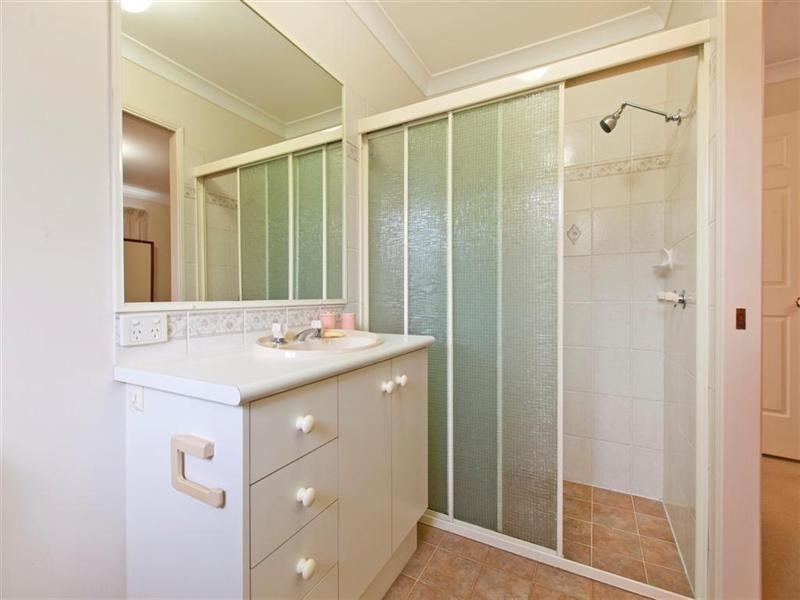 17 Cresthill Street, Birkdale QLD 4159