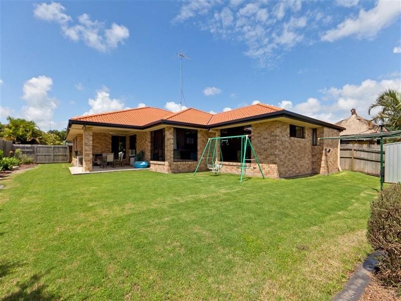 6 Bush Cherry Place, Thornlands QLD 4164