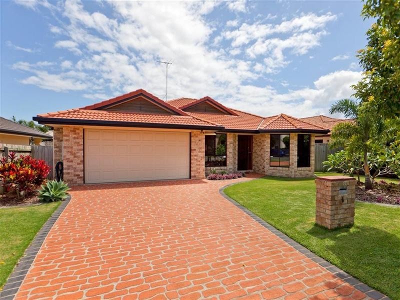 6 Bush Cherry Place, Thornlands QLD 4164