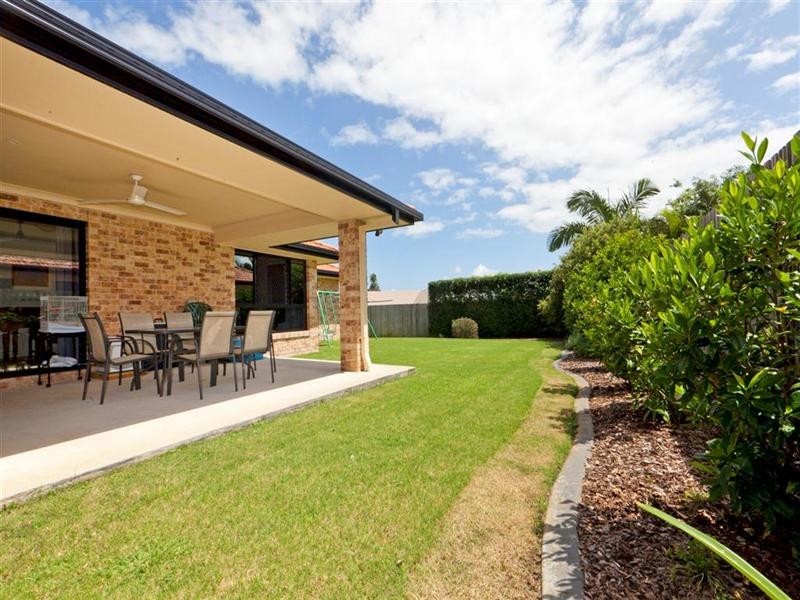 6 Bush Cherry Place, Thornlands QLD 4164