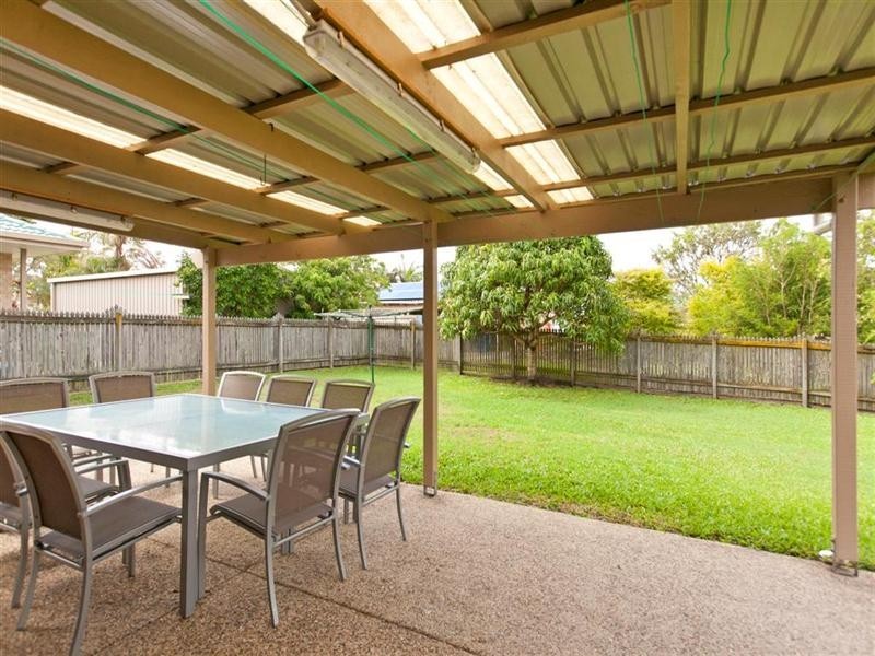 17 Weldon Street, Birkdale QLD 4159