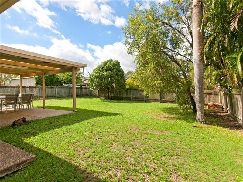 17 Weldon Street, Birkdale QLD 4159