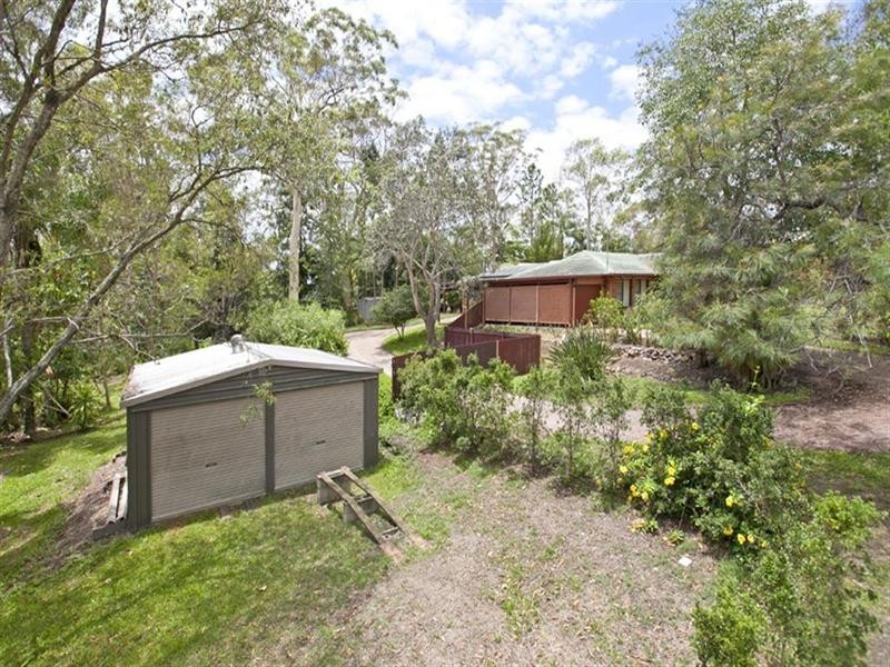 4 Azalea Street, Redland Bay QLD 4165