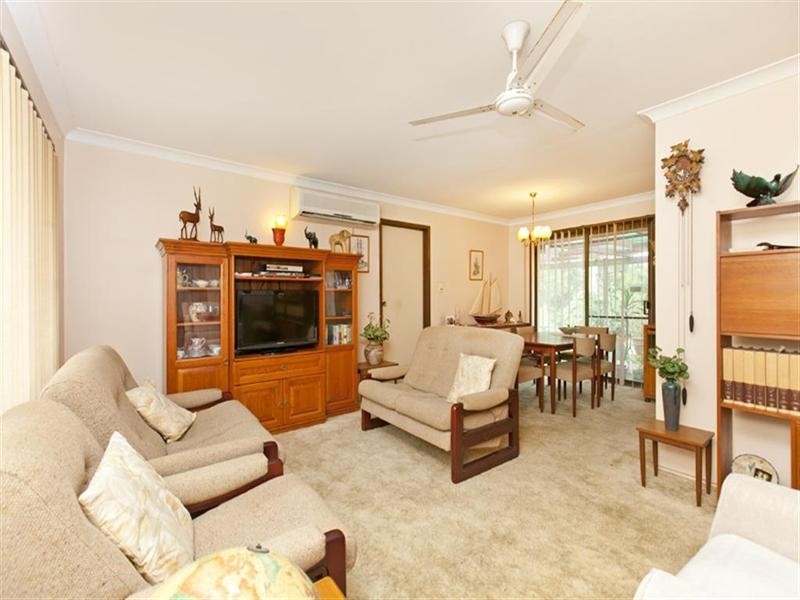 4 Azalea Street, Redland Bay QLD 4165