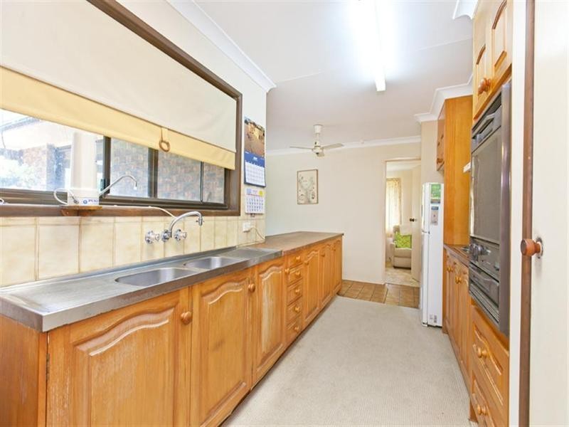 4 Azalea Street, Redland Bay QLD 4165