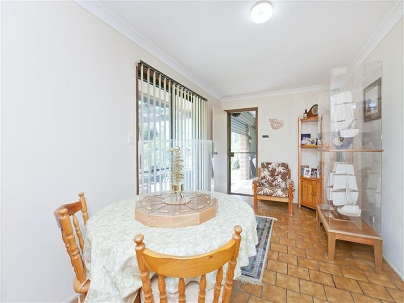 4 Azalea Street, Redland Bay QLD 4165