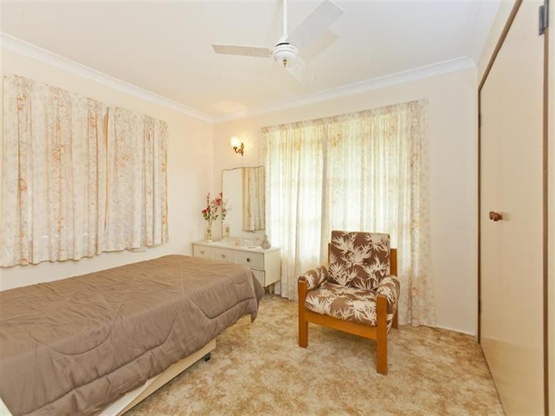 4 Azalea Street, Redland Bay QLD 4165