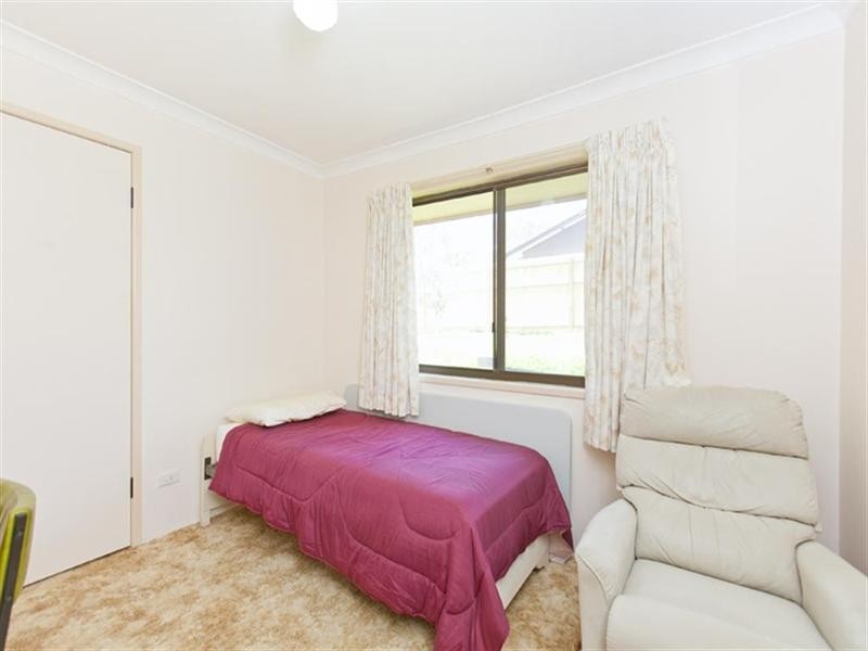 4 Azalea Street, Redland Bay QLD 4165