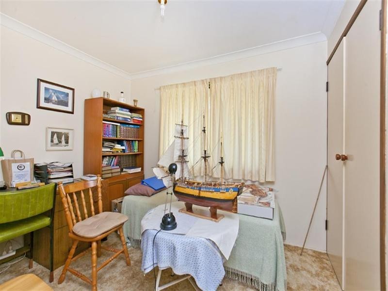 4 Azalea Street, Redland Bay QLD 4165