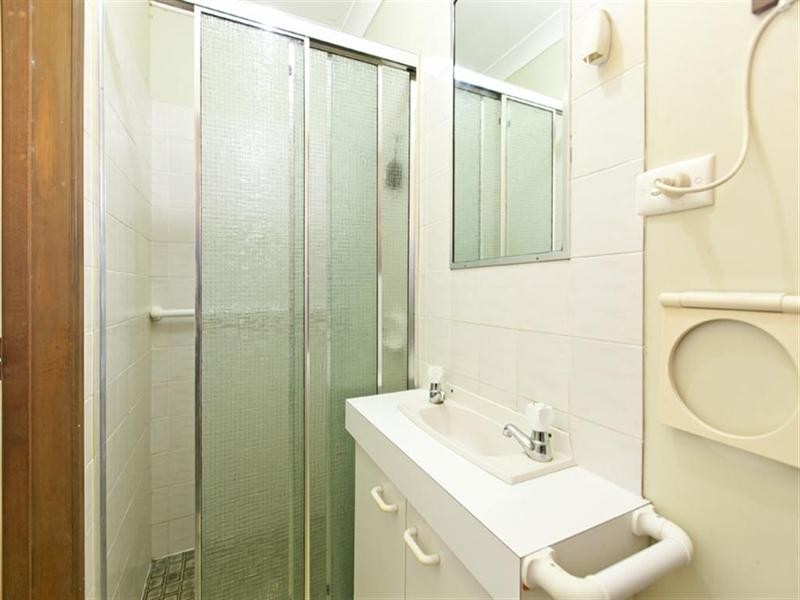 4 Azalea Street, Redland Bay QLD 4165