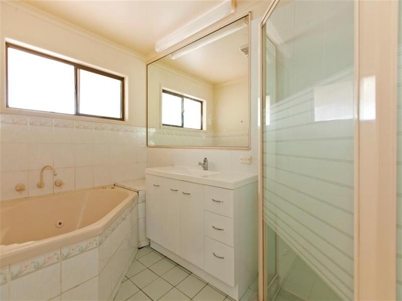 3 Spoonbill Street, Birkdale QLD 4159