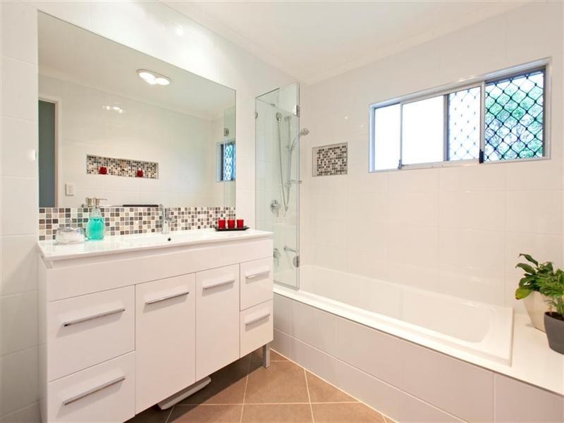 4 Cambridge Drive, Alexandra Hills QLD 4161