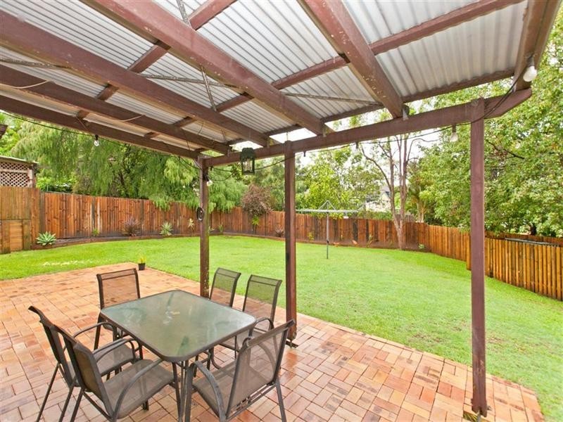 4 Cambridge Drive, Alexandra Hills QLD 4161