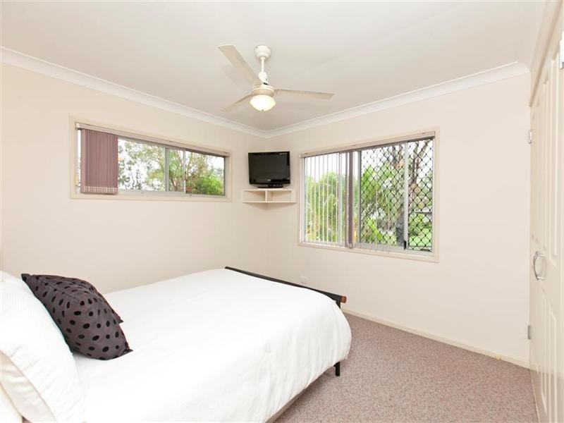 4 Cambridge Drive, Alexandra Hills QLD 4161