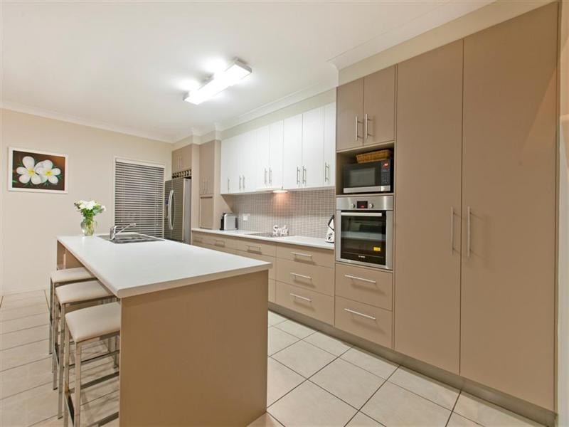 11 Riseborough Terrace, Cleveland QLD 4163