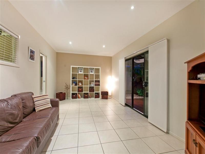 11 Riseborough Terrace, Cleveland QLD 4163