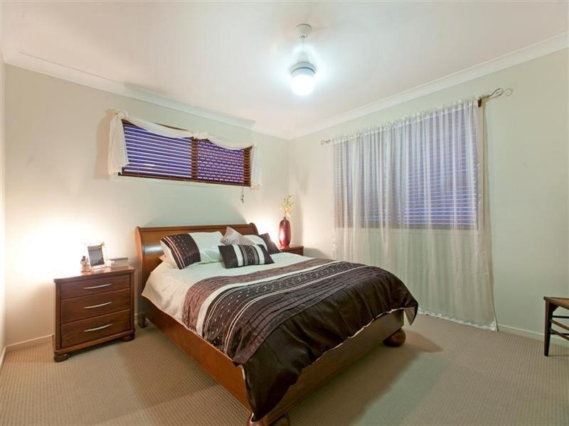 11 Riseborough Terrace, Cleveland QLD 4163