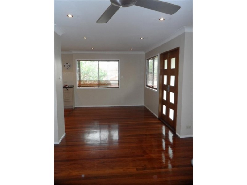 6 THORNE Road, Birkdale QLD 4159