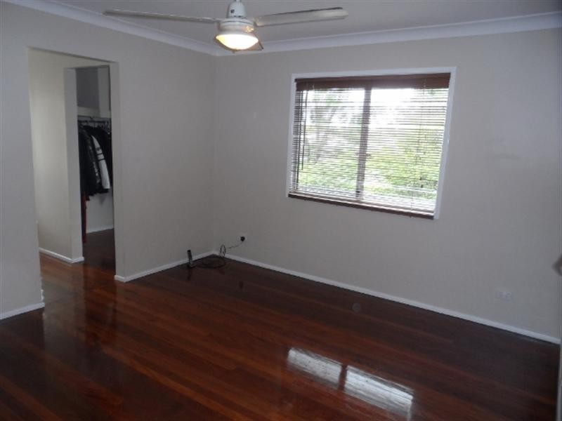6 THORNE Road, Birkdale QLD 4159