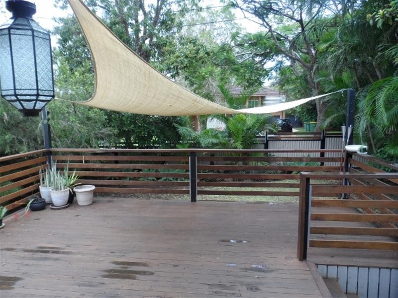 6 THORNE Road, Birkdale QLD 4159
