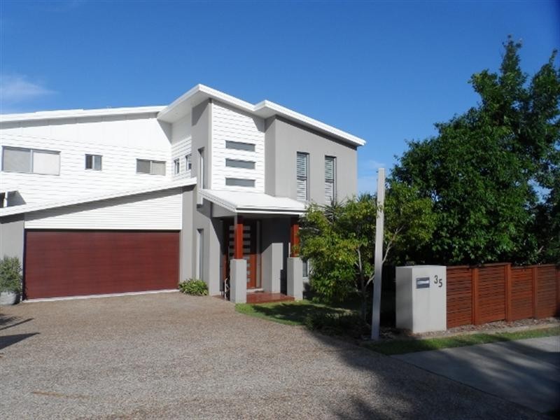 35 CYPRESS Street, Redland Bay QLD 4165